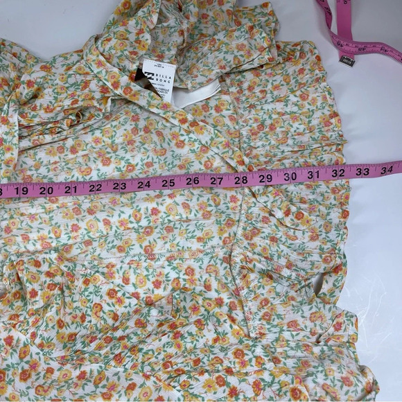 Billabong Wrap Dress Womens Size XS Yellow Floral Short Sleeve VNeck NWT - Picture 13 of 13